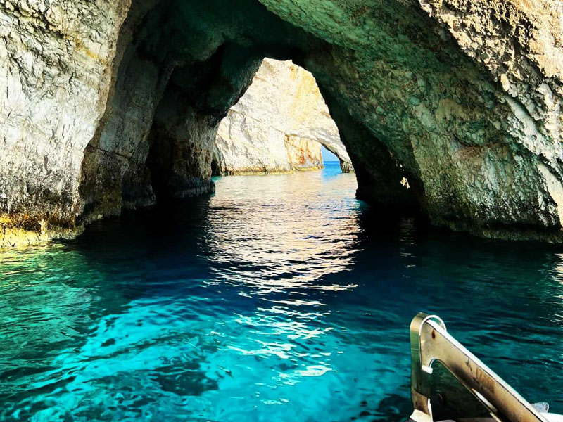 shipwreck blue caves zakynthos tour